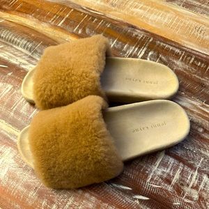 Jenni Kayne Shearling Slides (size 9/40)